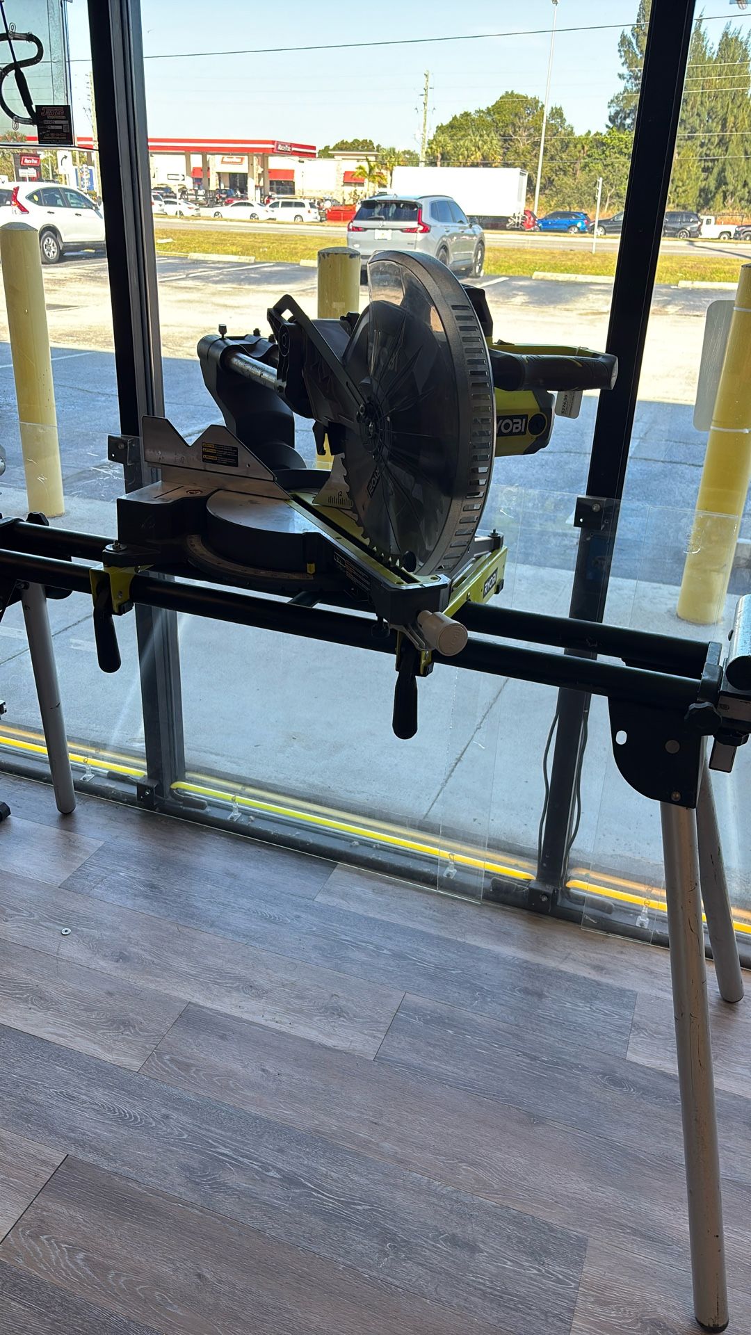 Ryobi Miter Saw TSS121