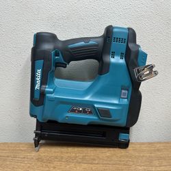 Makita XNB01Z 18V LXT Lithium-Ion Cordless 2" Brad Nailer
