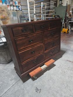 Dresser
