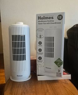 Holmes MiniBreeze desk tower fan