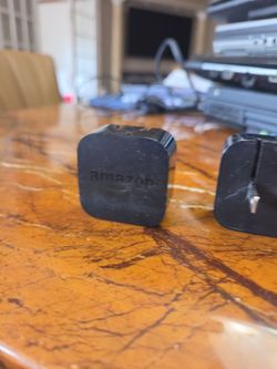 Qty 300 - Amazon branded low-profile 5W USB adapter