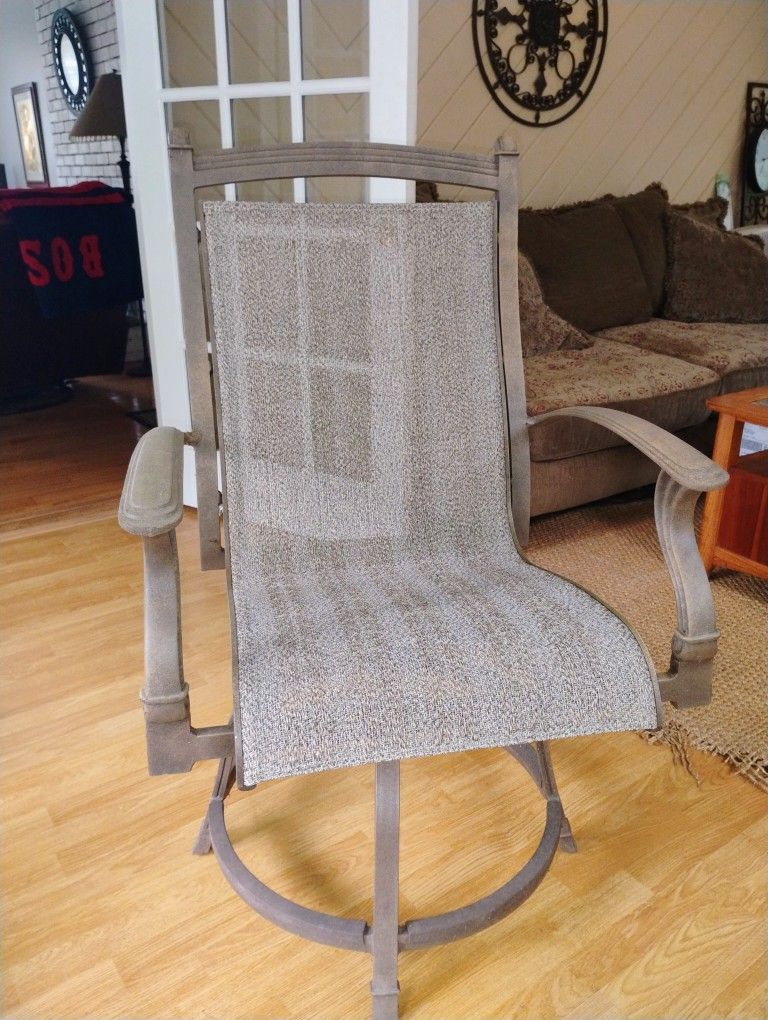 Argo Swivel Patio Chairs (Four Total)