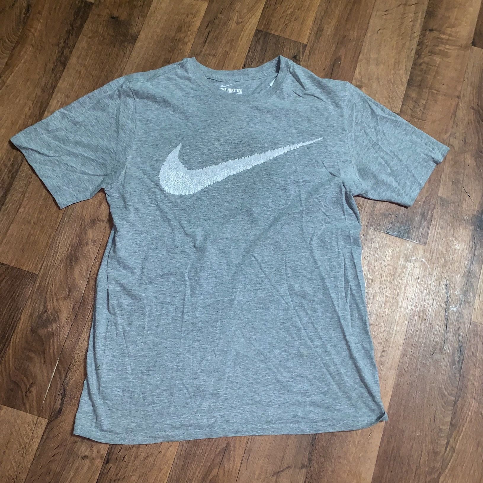 Nike Athletic Cut Men’s Shirt Size Medium 