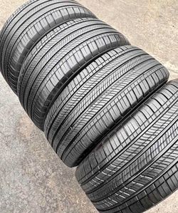 235/55/19 Michelin 📍📍 Selling a set of 4 tires with 80% tread life remaining 📍🌟