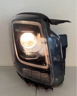 2020 2021 2022 KIA TELLURIDE RIGHT HEADLIGHT HALOGEN OEM - LIKE NEW