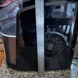 Antarctic Star Ice Maker