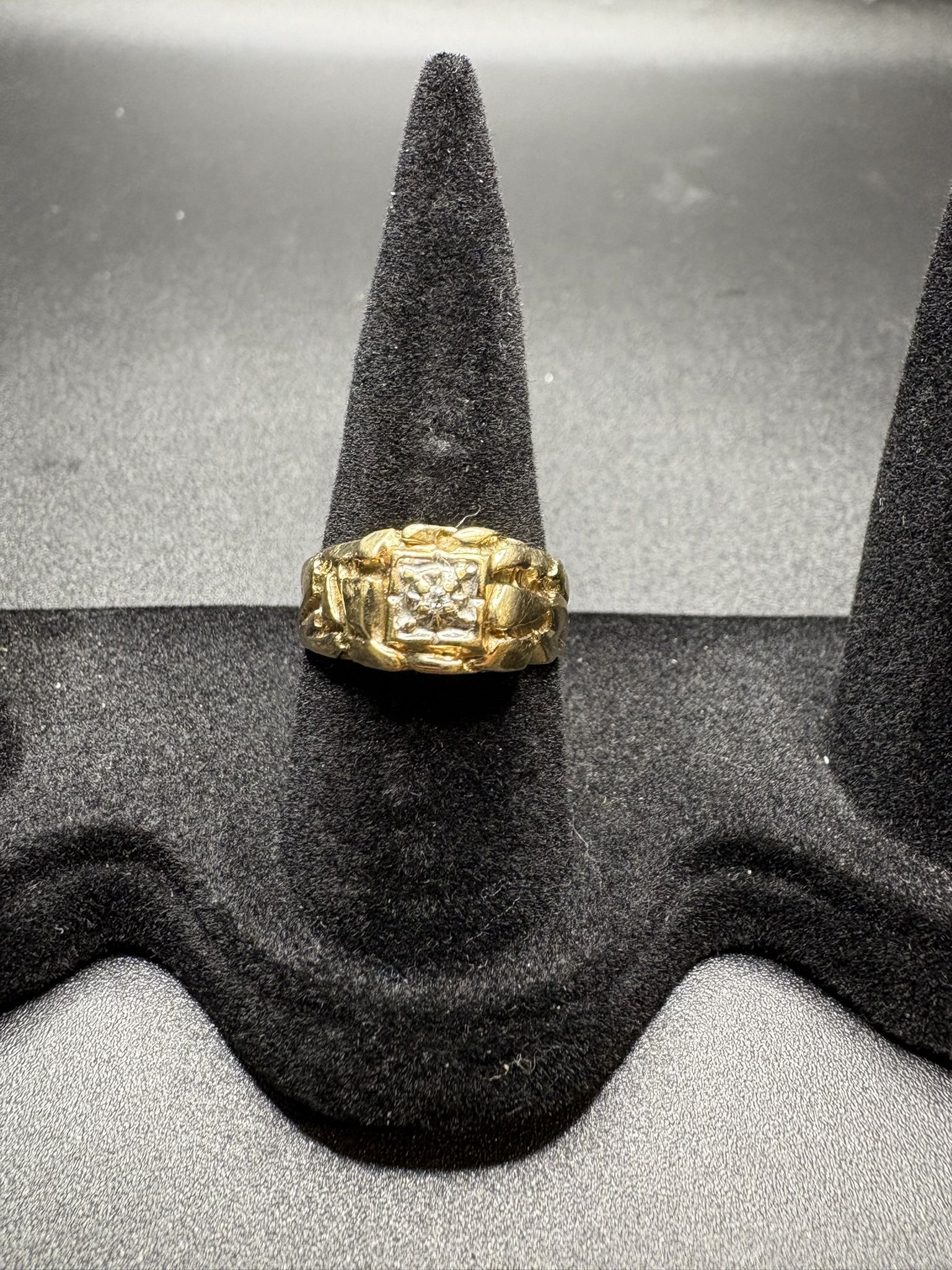 10k Nugget With Diamond center