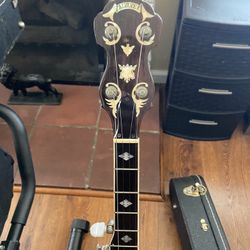 Alvarez Model 4283 Banjo - Exc Cond w Case
