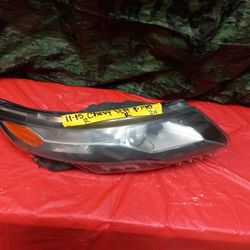 2011-15 Chevy Volt Right Headlight 