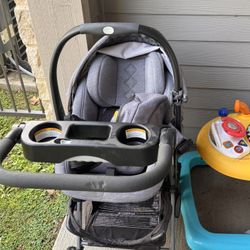 Graco SnugRide SnugFit Infant Car Seat and 2 car bases