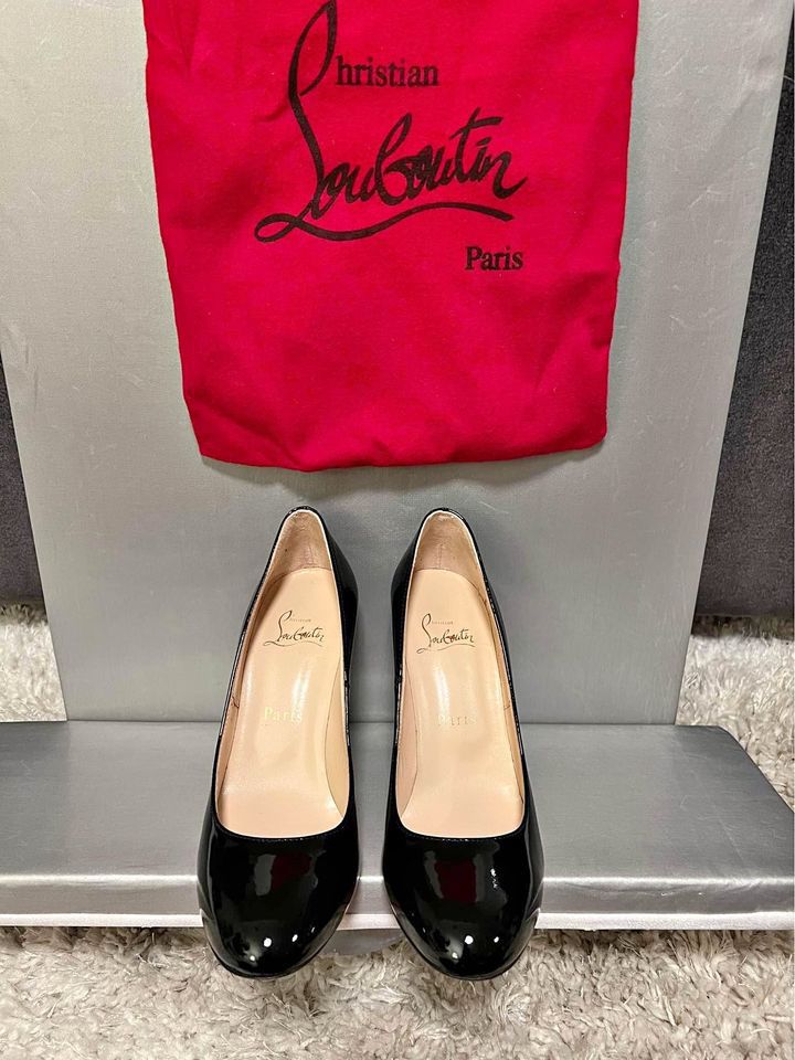 Authentic Red Bottom Louboutin Pumps