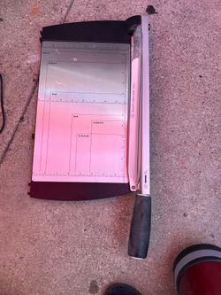 Paper cutter