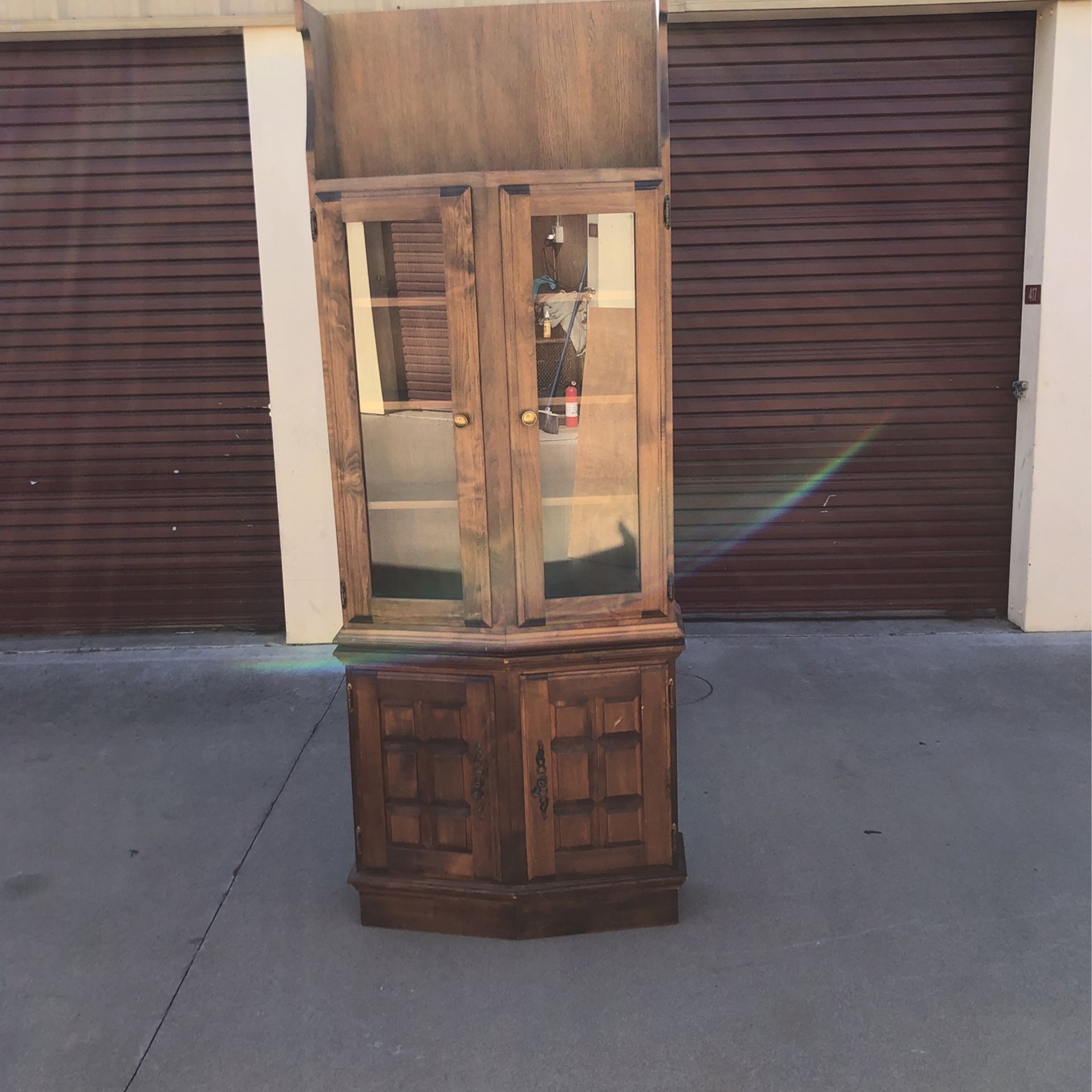 China Cabinet/ Book / Collection display