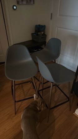 3 bar stools