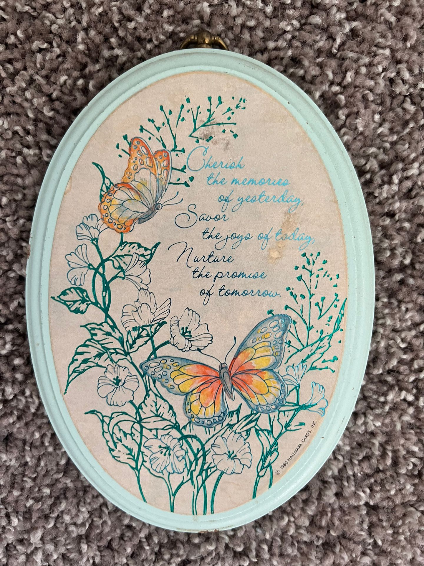 Hallmark oval plaque with beautiful message. Perfect for Airbnb! 7x5