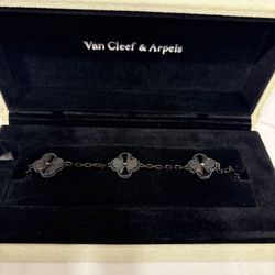 *BEST OFFER* Van Cleef Bracelet 