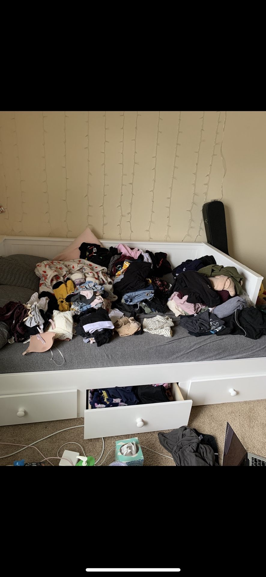 Full Daybed + Mattress with Storage