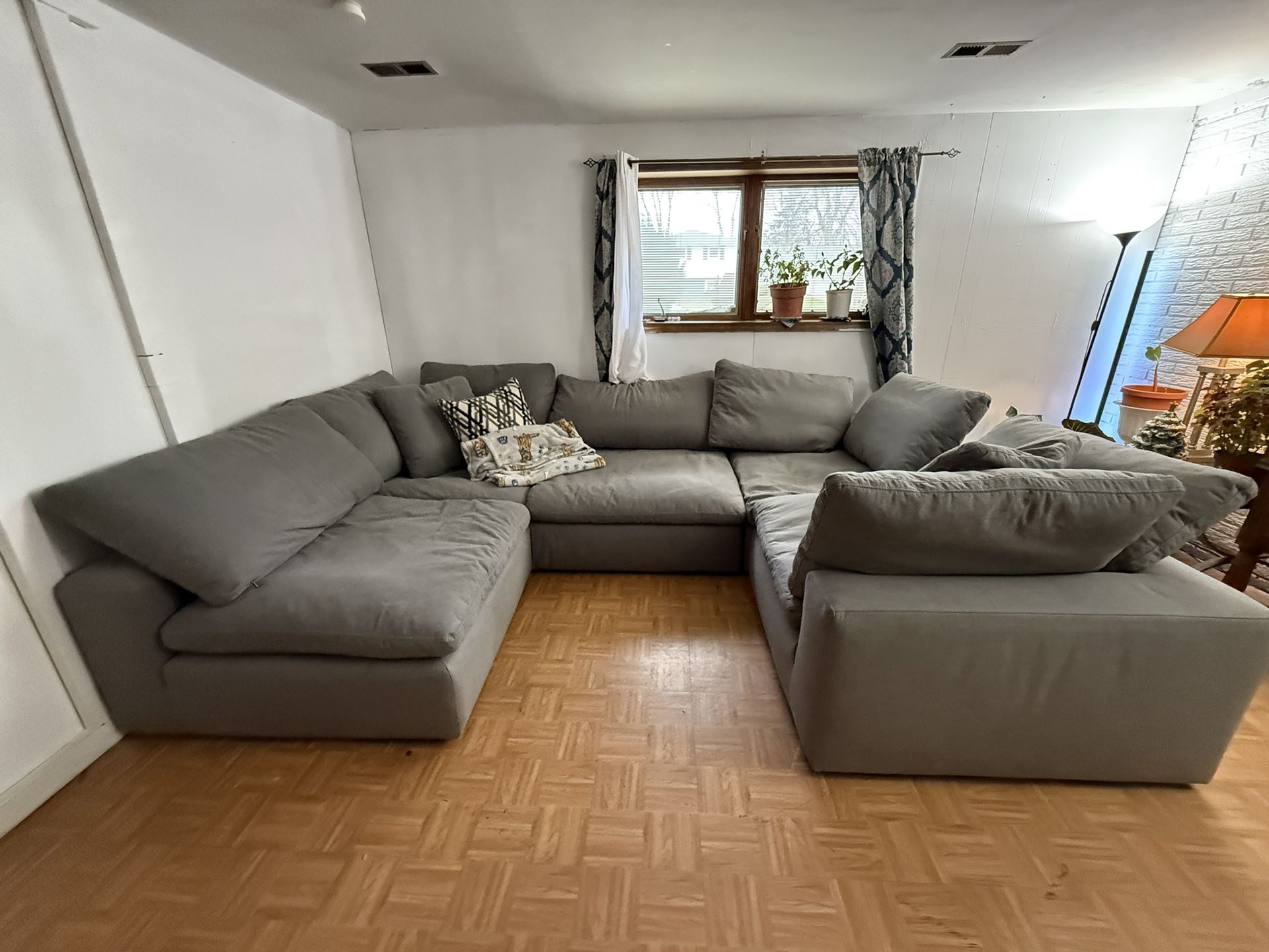 Cloud-Style Modular Sectional β Free Curbside Delivery