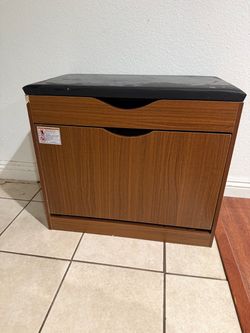 Wholesale available. Brand-new shoe-changing stool; sample shown in the photo. Available in natural wood finish (as pictured) and gray. Comes boxed; s