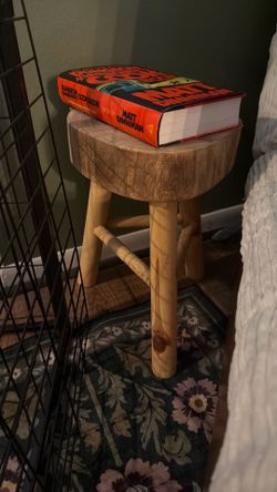 Set of 2 wooden stools