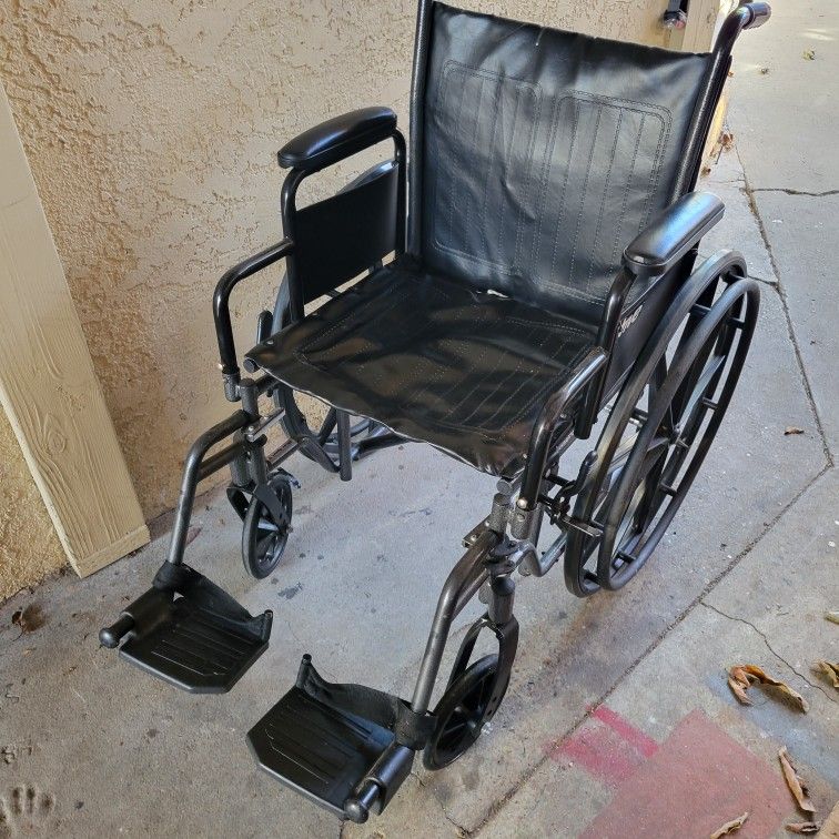 Wheelchair/Foot Rest