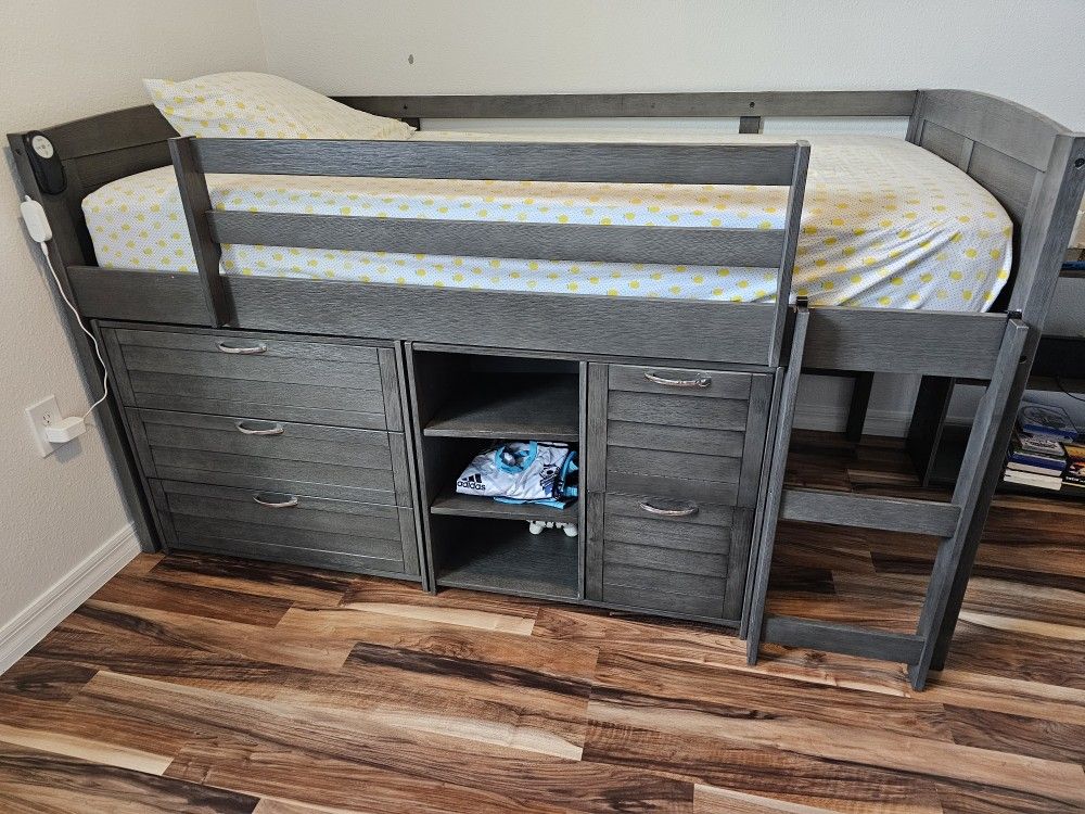 Twin Size Loft Bed