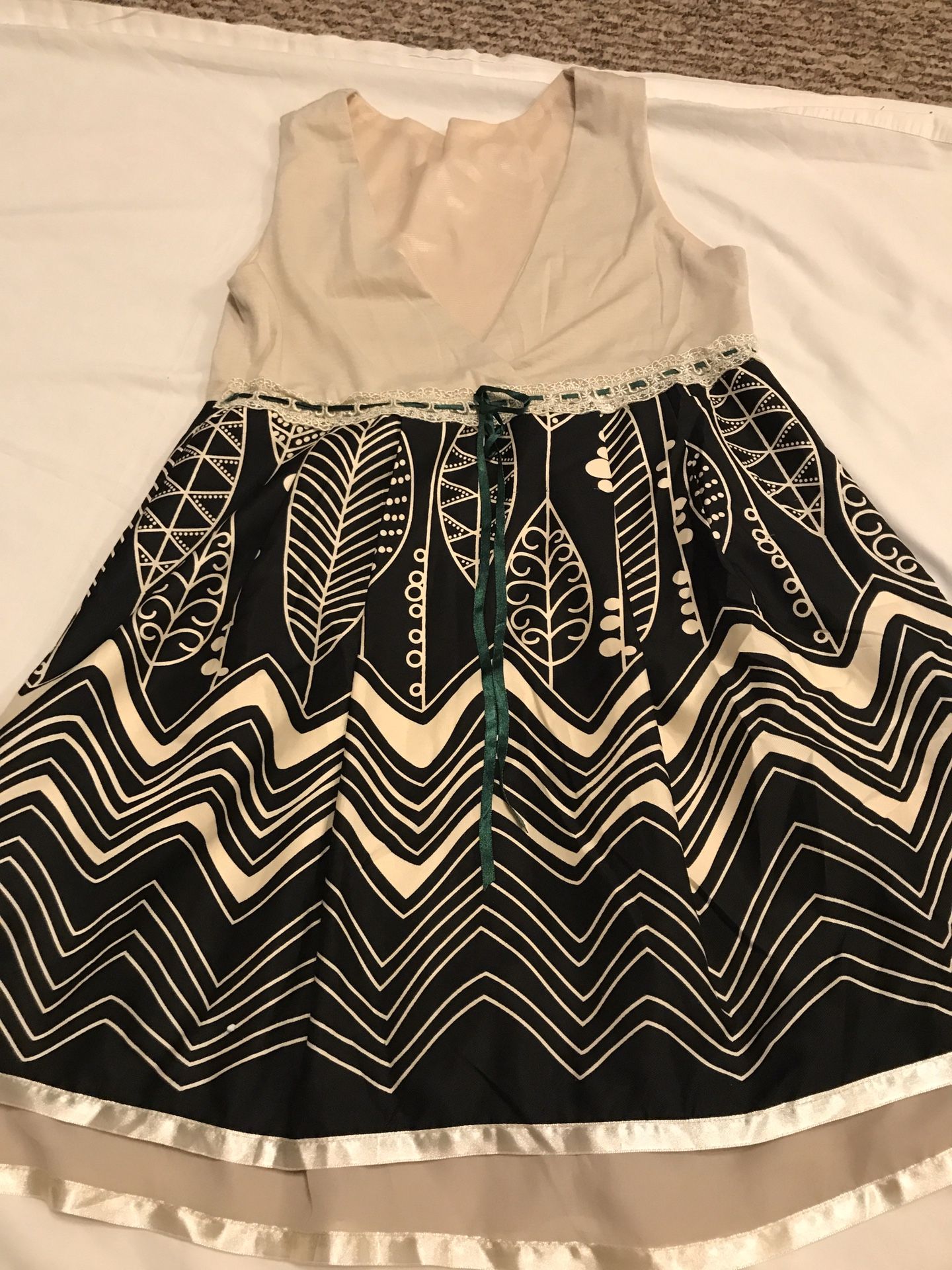 Ladies juniors small medium beige black dress