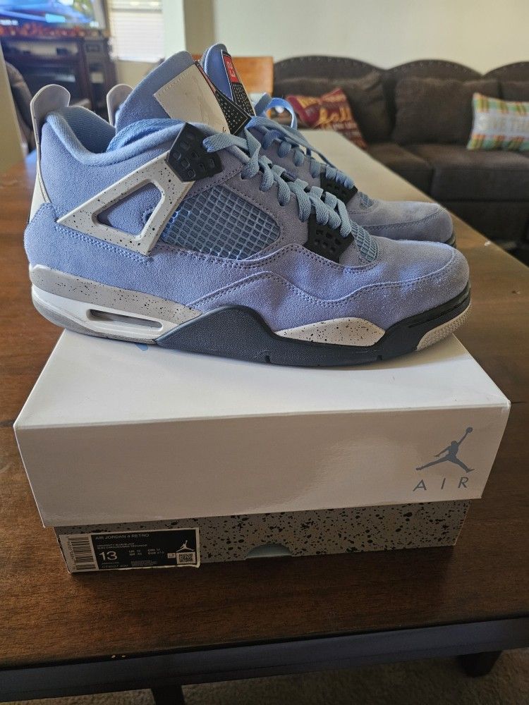 Air Jordan 4s North Carloina Size 13 Mens