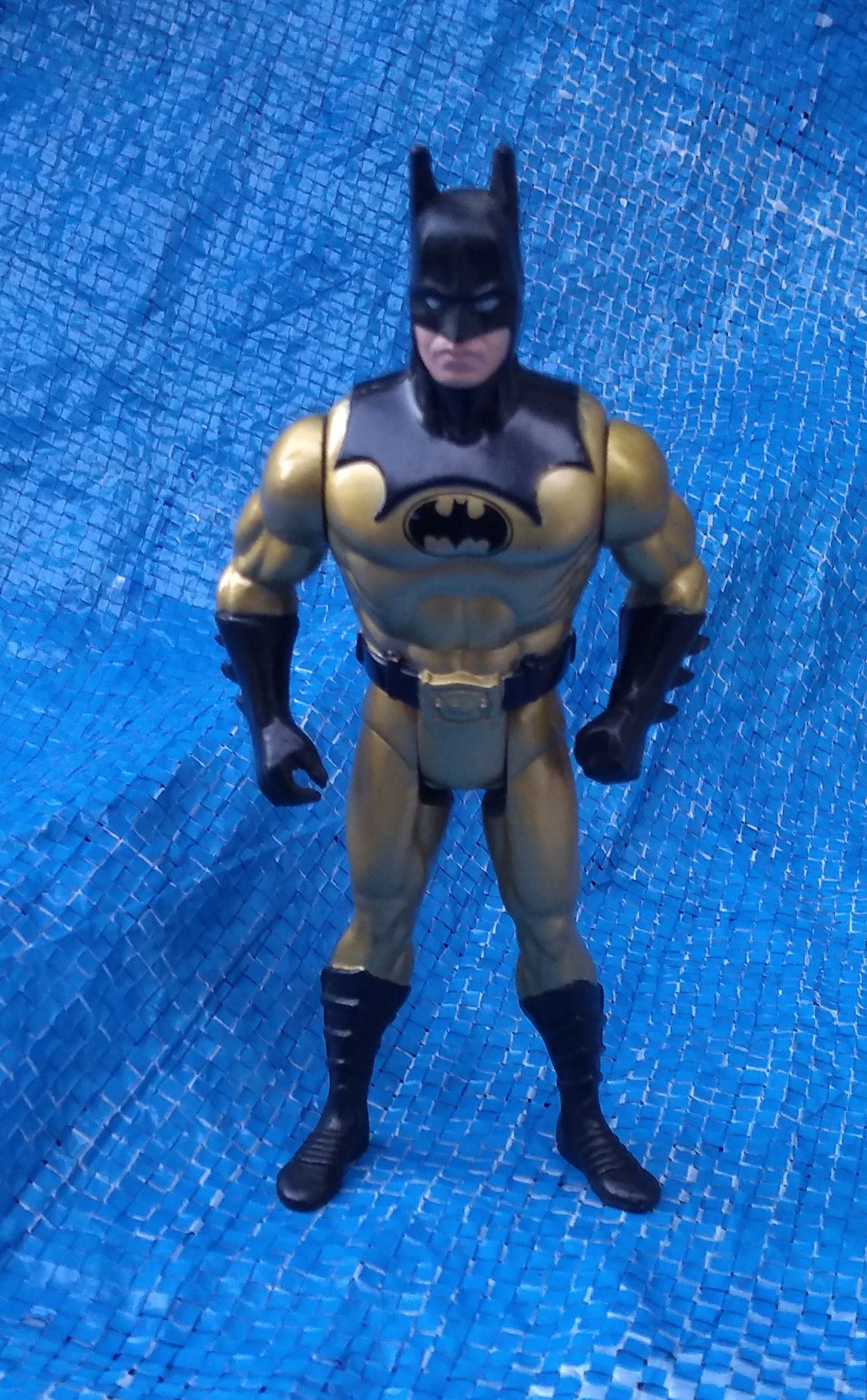 1990 Kenner The Dark Knight Collection Tec-Shield Batman Action Figure DC Comics Vintage Collectible