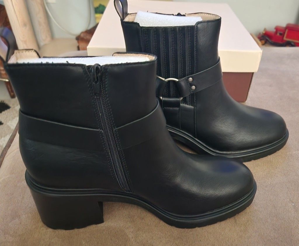 Oasis Society Boots 8