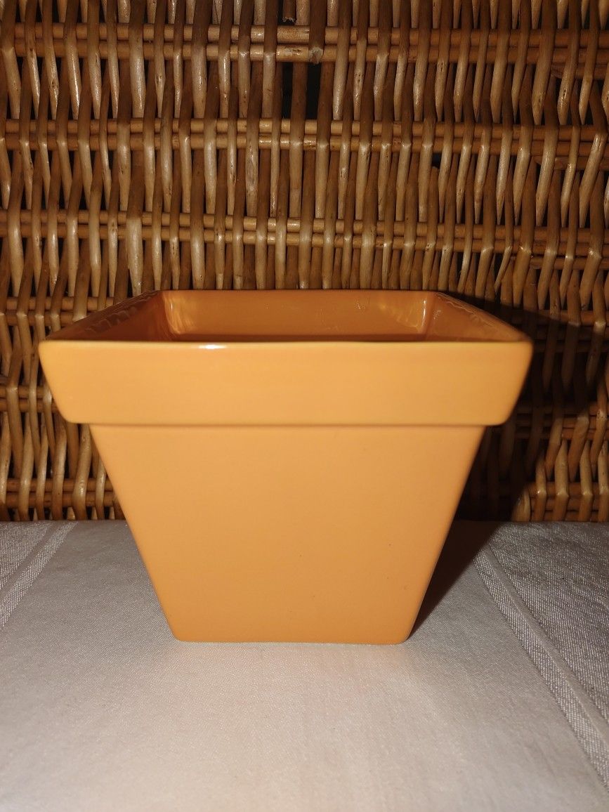ORANGE SQUARE CERAMIC FLOWER POT