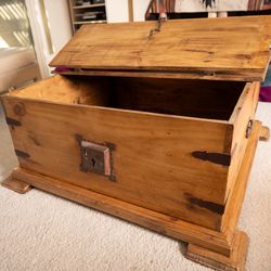 Rustic Pine Trunk Coffee Table with Storage (35x35) – Solid Wood