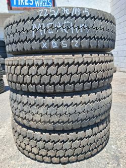 1 set of (4) 225/70/R19.5 with 80% of tread or life MICHELIN  XDS2