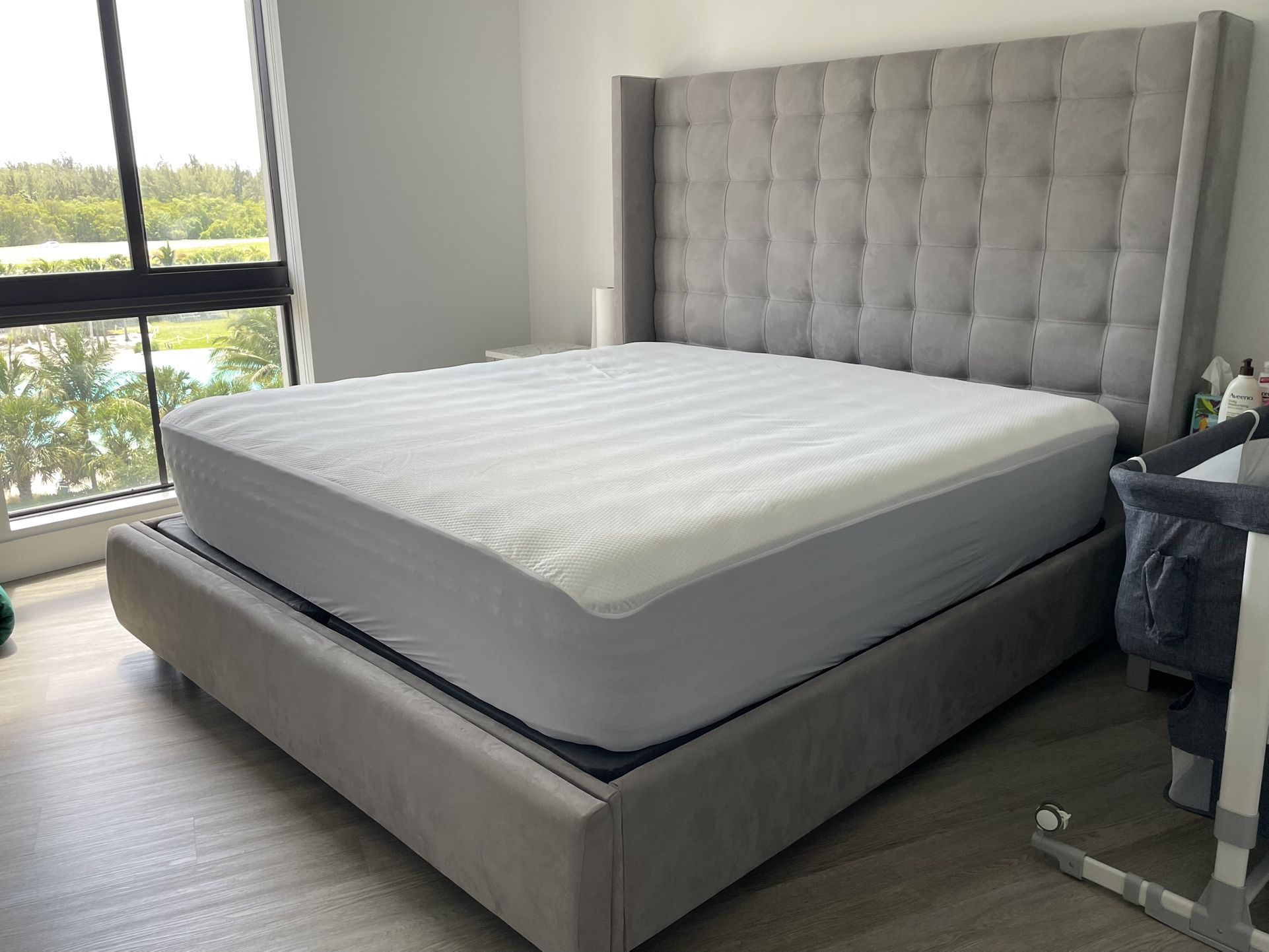 King Size Bed With Comfort Mattress