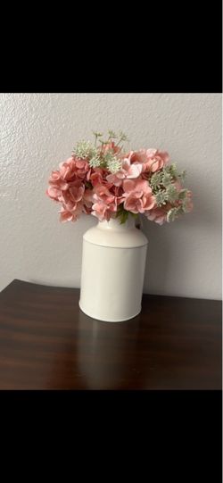 Faux flowers/vase