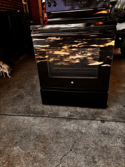 GE  electric stove Black