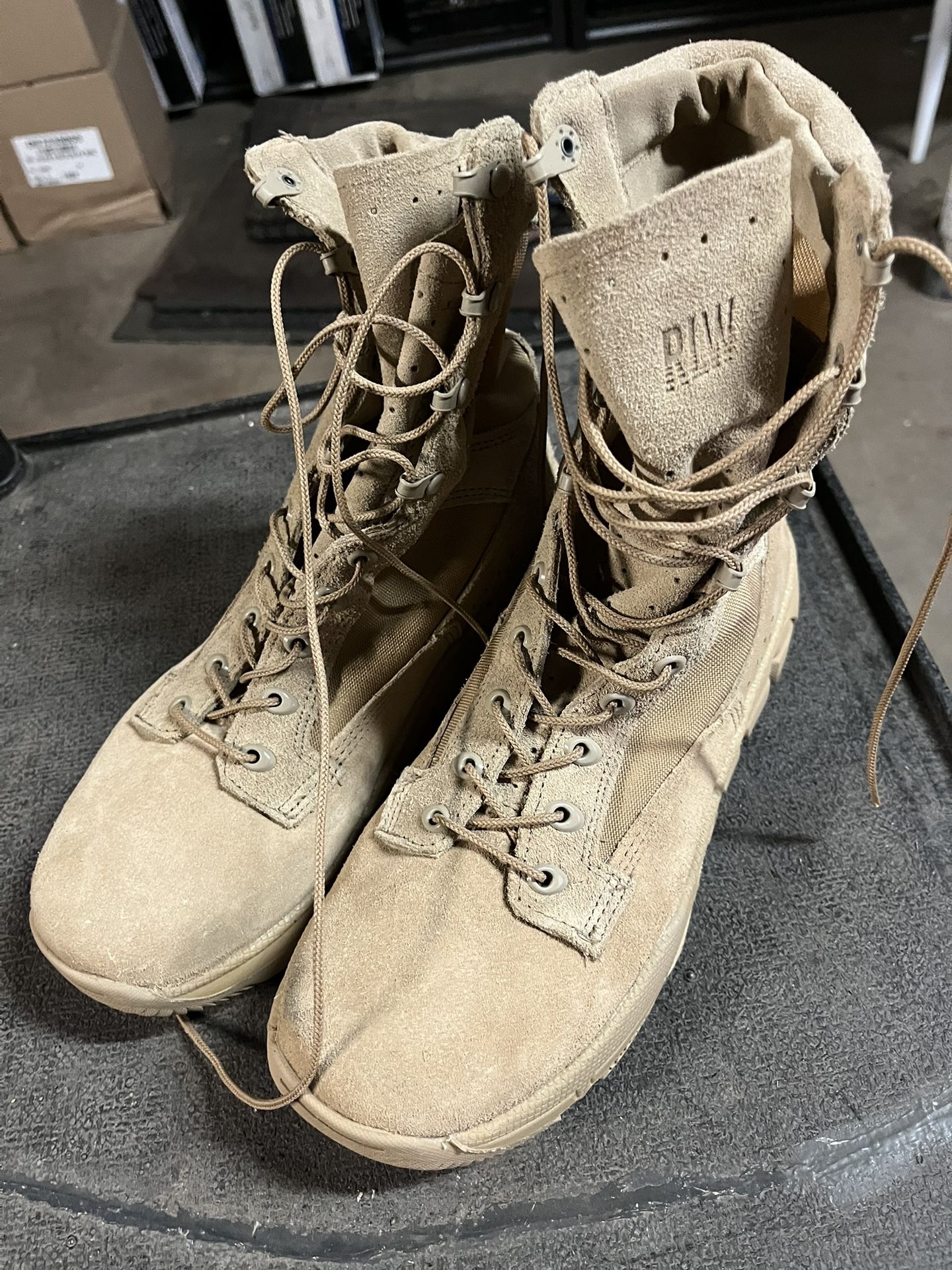 Rocky RLW Lightweight Commercial Military Boots Size 9