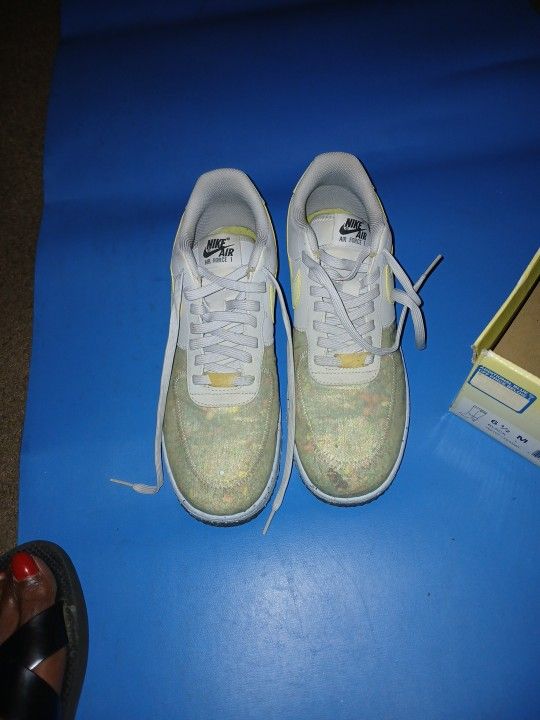 Nike Air Force 1 Color Low Size Men 8.5 Excellent Condition Just Me Wiping Down