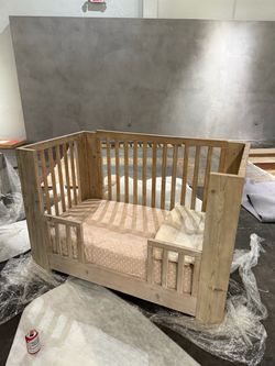 Cuna en madera con colchón