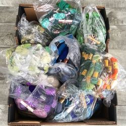 B: Huge Lot 420+ Crewel Needlepoint Tapestry Wool Yarn Skeins