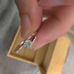 Beautiful 14K White Gold Engagement Ring 💍