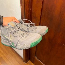 Kyrie Irving basketball shoes size 13