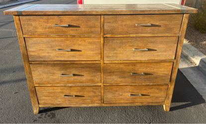 Dresser with 8 Drawers