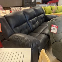 Recliner couch 799