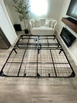 King Size Adjustable Bed Base – Excellent Condition – Needs Motor