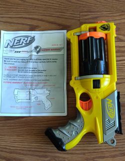 2007 Hasbro NERF N-Strike Maverick REV-6 Blaster With 6 Micro Darts