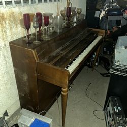  piano