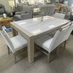 Dining Table 4 Chairs on Bench 