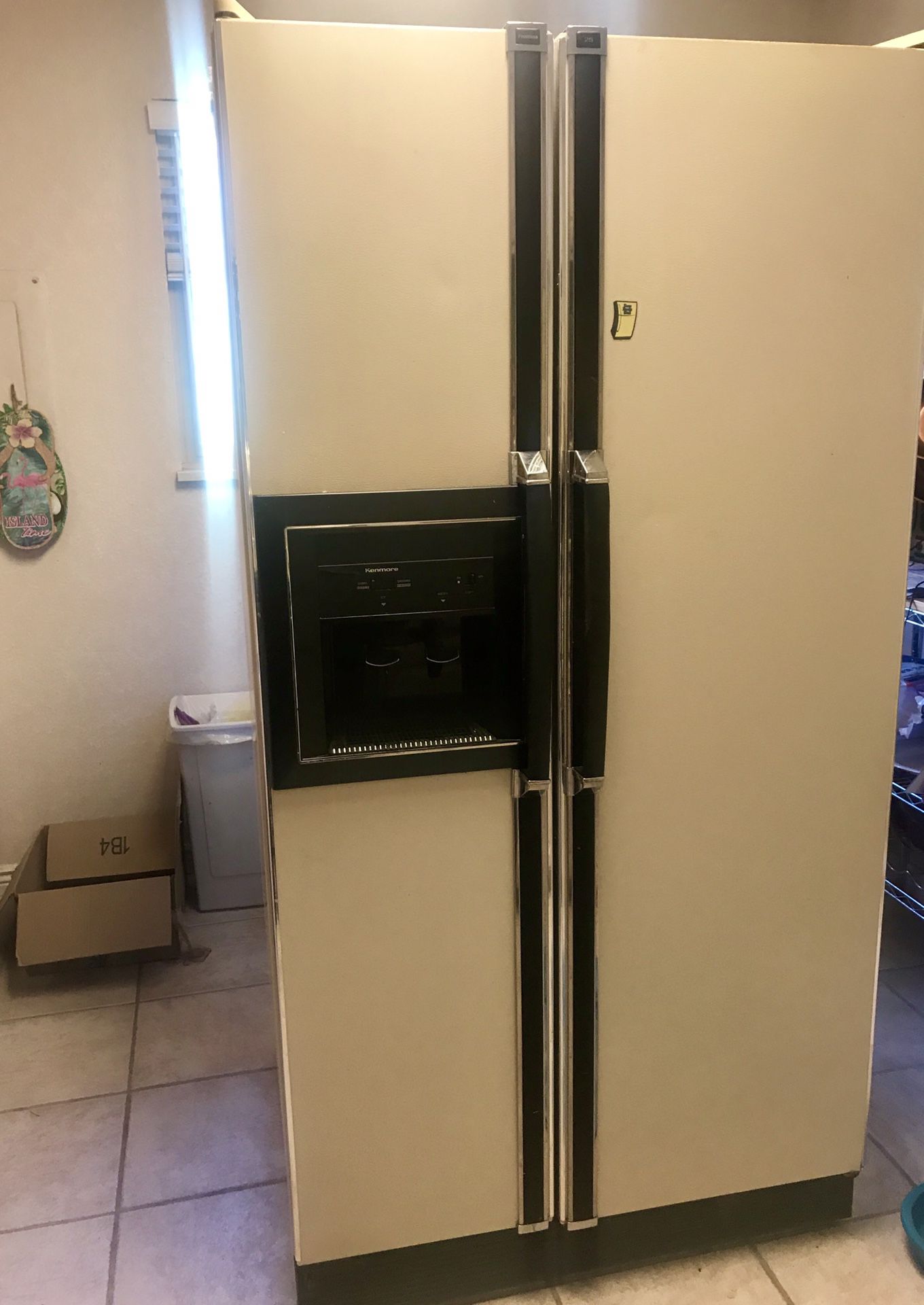 Kenmore Refrigerator in Almond free