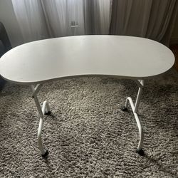 manicure table